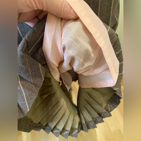 Y2K,  Nygård Collection Petites greyish brown/pink pinstripe accordion hem skirt - Picture 8 of 13